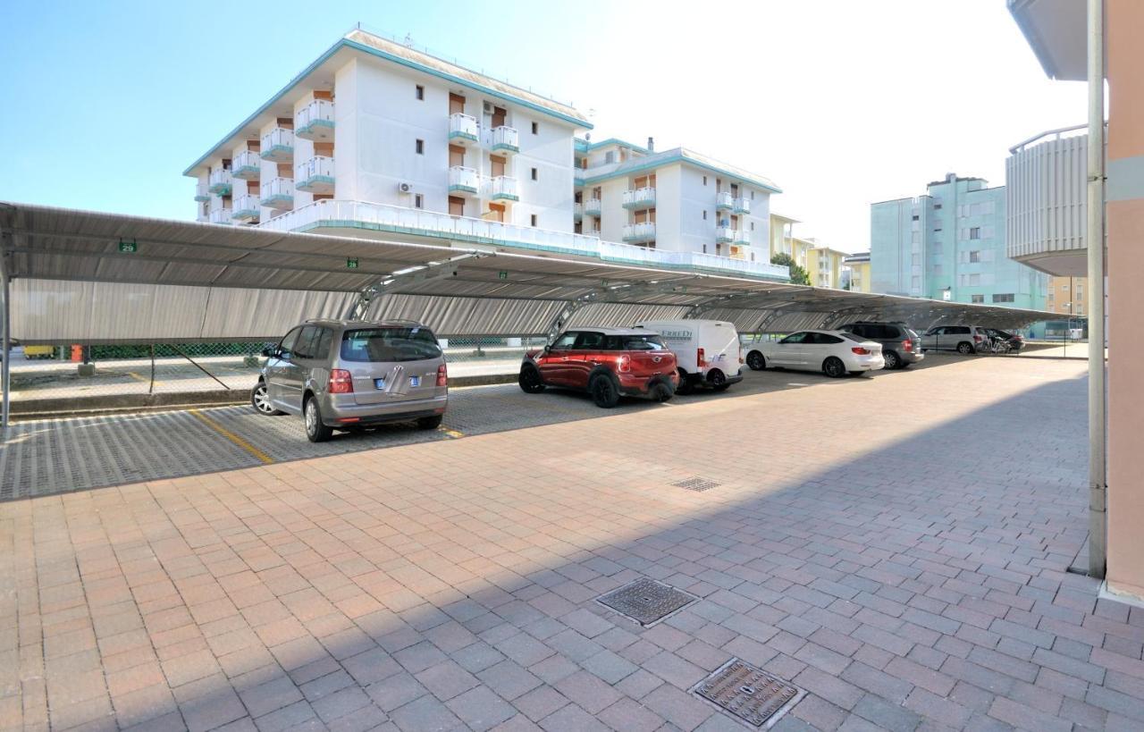 Condominio Malta Bibione Eksteriør billede